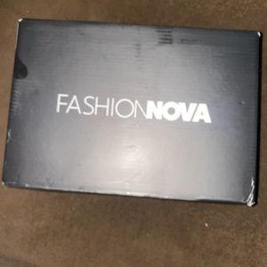 Womens size 11 heels brand new